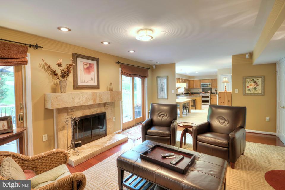 10158 Wavell Road Fairfax, VA 22032 - Photo 13 of 30 Family Room