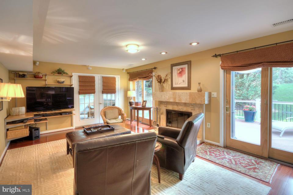 10158 Wavell Road Fairfax, VA 22032 - Photo 14 of 30 Family Room