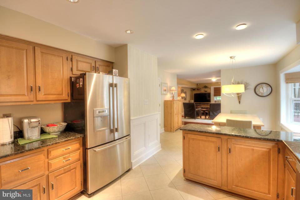 10158 Wavell Road Fairfax, VA 22032 - Photo 9 of 30 Kitchen
