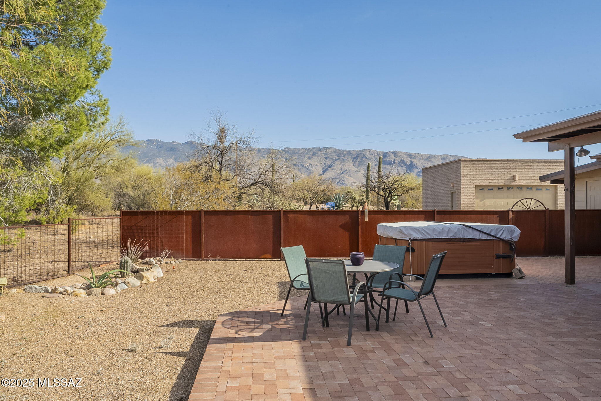 675 North Freeman Road Tucson, AZ 85748 - Photo 26 of 32 Outdoor seating and hot tub