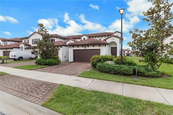 $410,000 | 7948 Bristol Circle, Naples, FL 34120