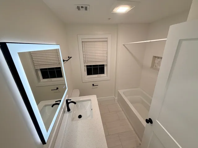 $3,400 | 17 School Street, Unit B, Hudson, MA 01749