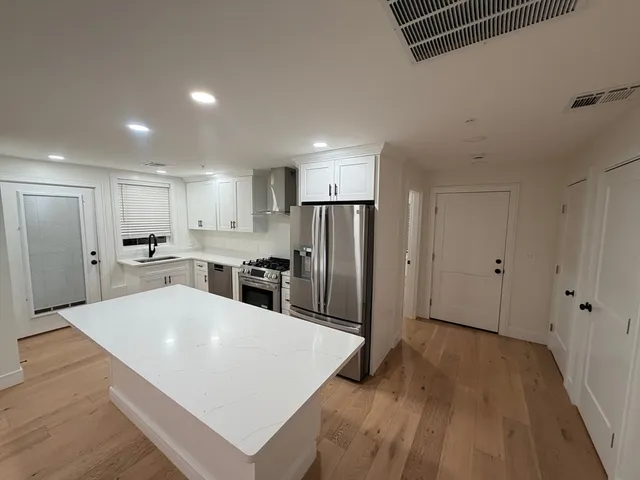 $3,400 | 17 School Street, Unit B, Hudson, MA 01749