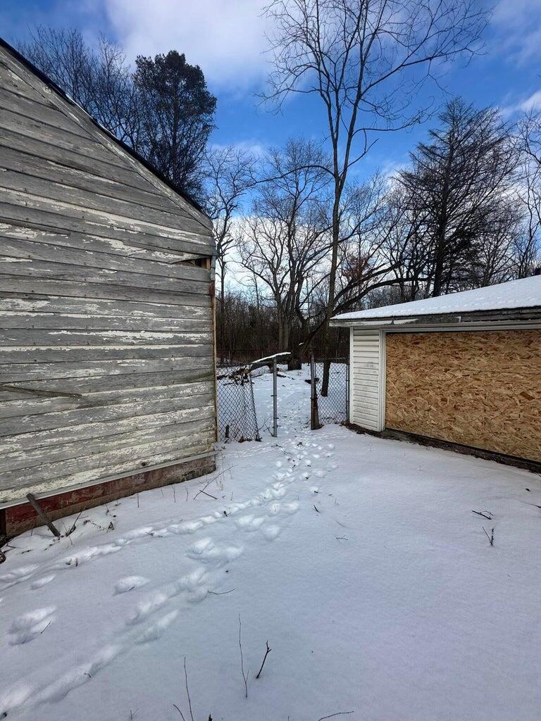 2001 Hovey Place Gary, IN 46406 - Photo 3 of 6 768x1024