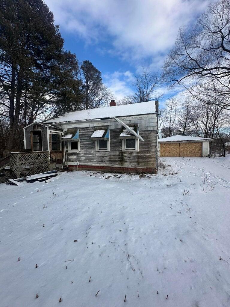 2001 Hovey Place Gary, IN 46406 - Photo 6 of 6 768x1024