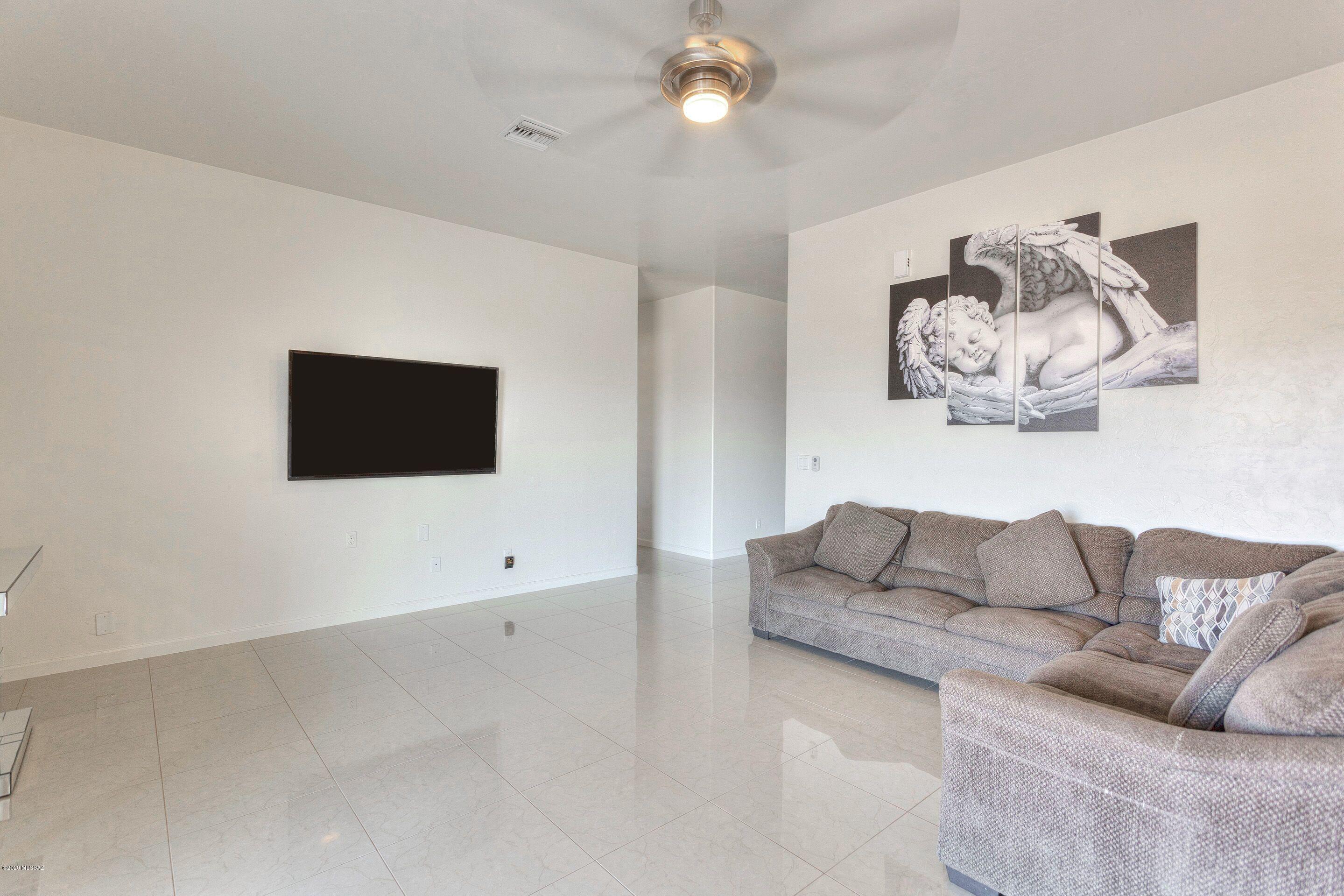 382 Camino Brizza Bonnel Rio Rico, AZ 85648 - Photo 8 of 24