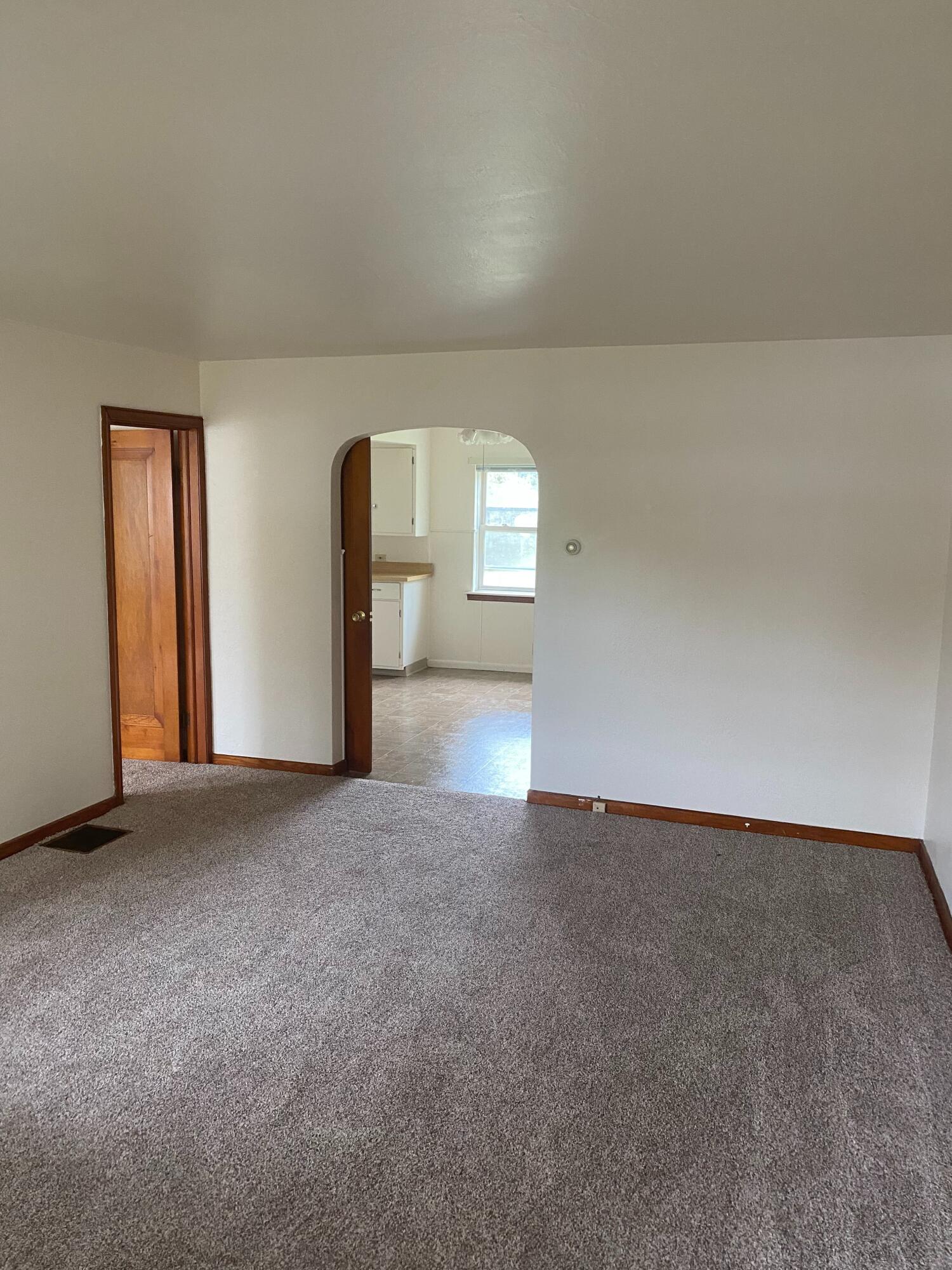 890 Alta Road Springfield, OH 45503 - Photo 2 of 20