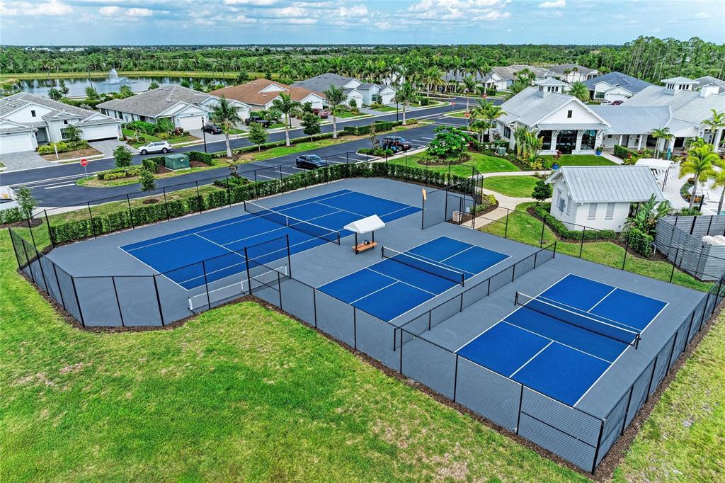 18530 Midsummer Place Venice, FL 34293 - Photo 98 of 100 Gallery Image 98