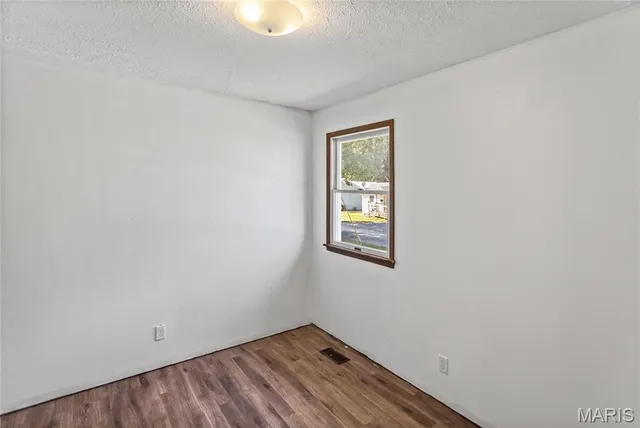 $145,000 | 100 Sherman Street, Jerseyville, IL 62052