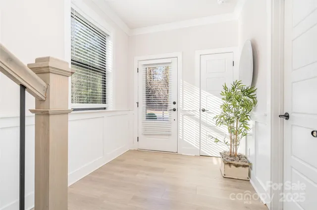 a view of a entryway