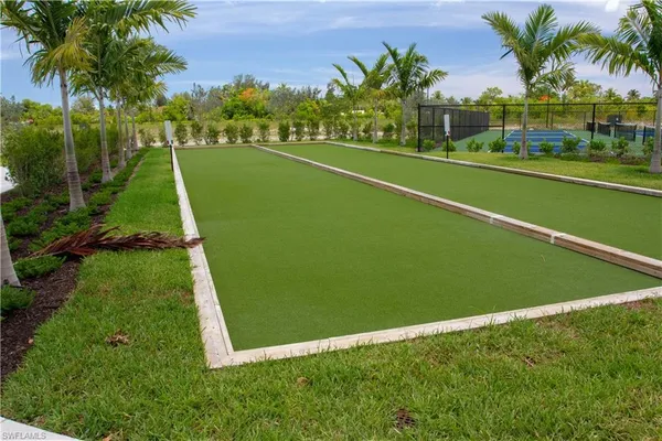 a view of a tennis court