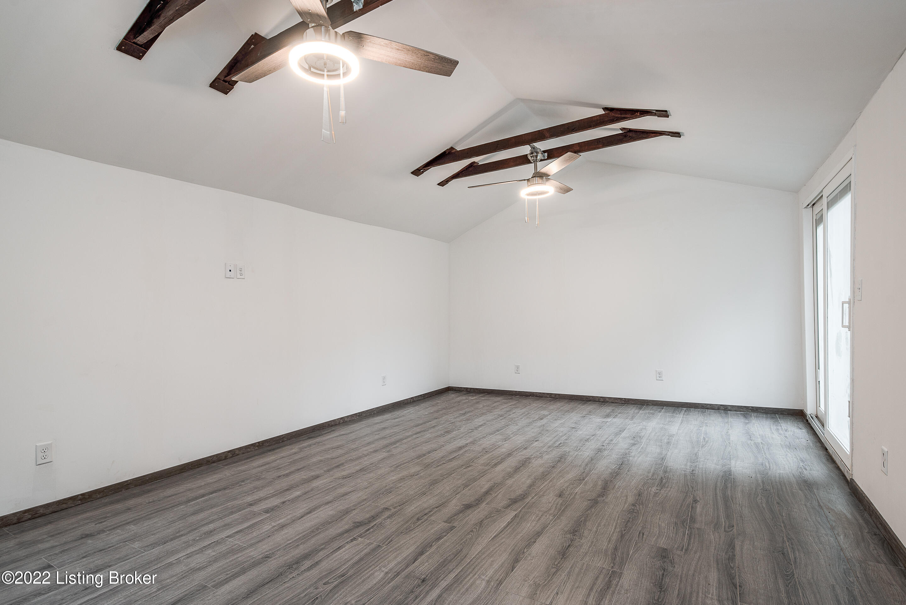 9302 Hunter Road Louisville, KY 40242 - Photo 13 of 16 AAA Hunter Separate Great Room 1