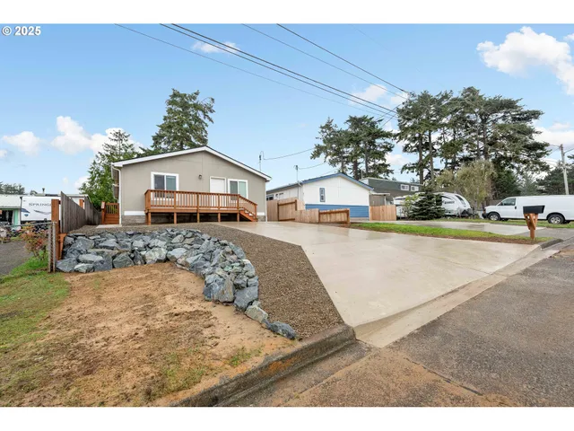$299,000 | 649 South Marple Street, Coos Bay, OR 97420