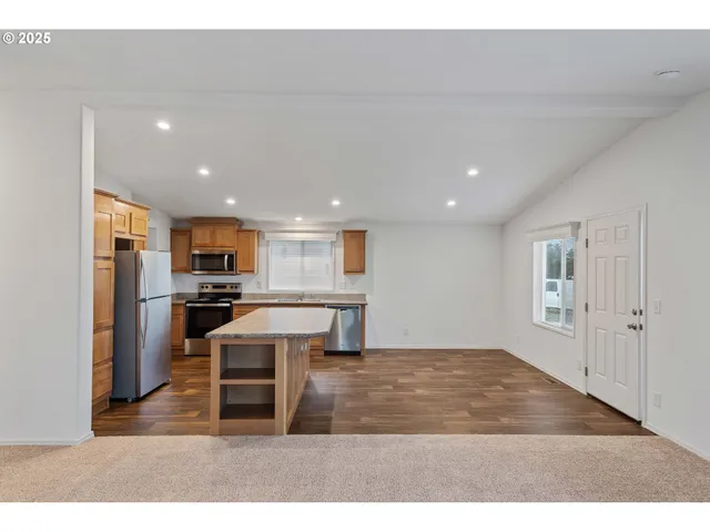 $299,000 | 649 South Marple Street, Coos Bay, OR 97420