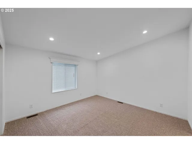 $299,000 | 649 South Marple Street, Coos Bay, OR 97420