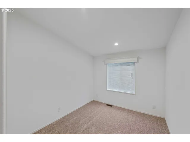 $299,000 | 649 South Marple Street, Coos Bay, OR 97420