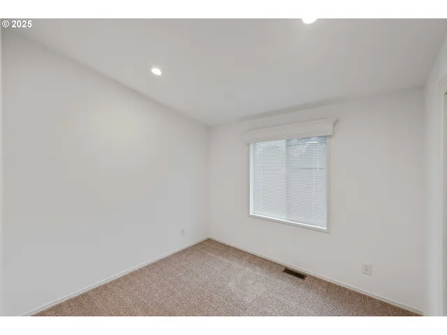 $299,000 | 649 South Marple Street, Coos Bay, OR 97420