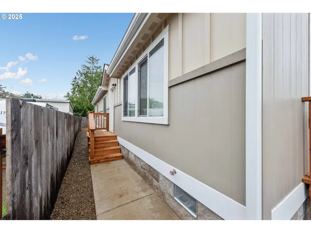 $299,000 | 649 South Marple Street, Coos Bay, OR 97420