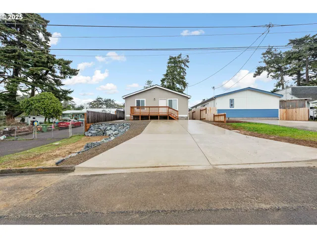 $299,000 | 649 South Marple Street, Coos Bay, OR 97420