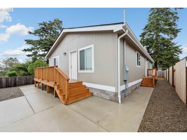 $299,000 | 649 South Marple Street, Coos Bay, OR 97420