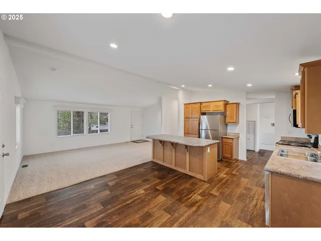 $299,000 | 649 South Marple Street, Coos Bay, OR 97420