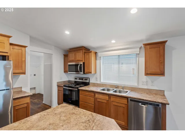 $299,000 | 649 South Marple Street, Coos Bay, OR 97420