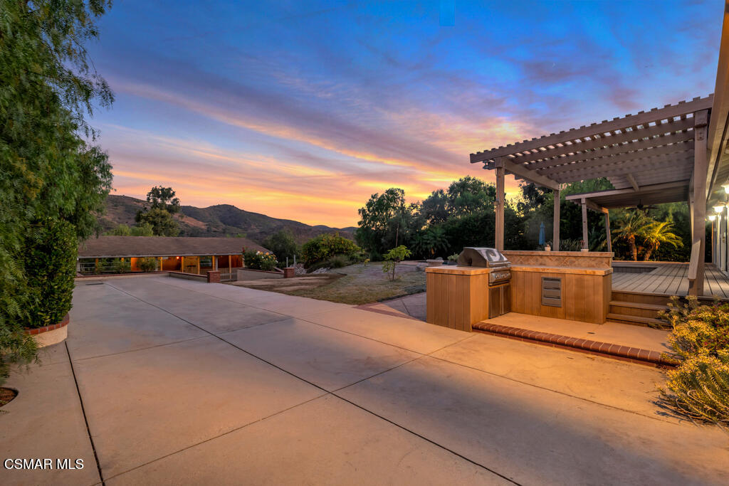 1506 Rambling Road Simi Valley, CA 93065 - Photo 4 of 79 Flat, functional lot