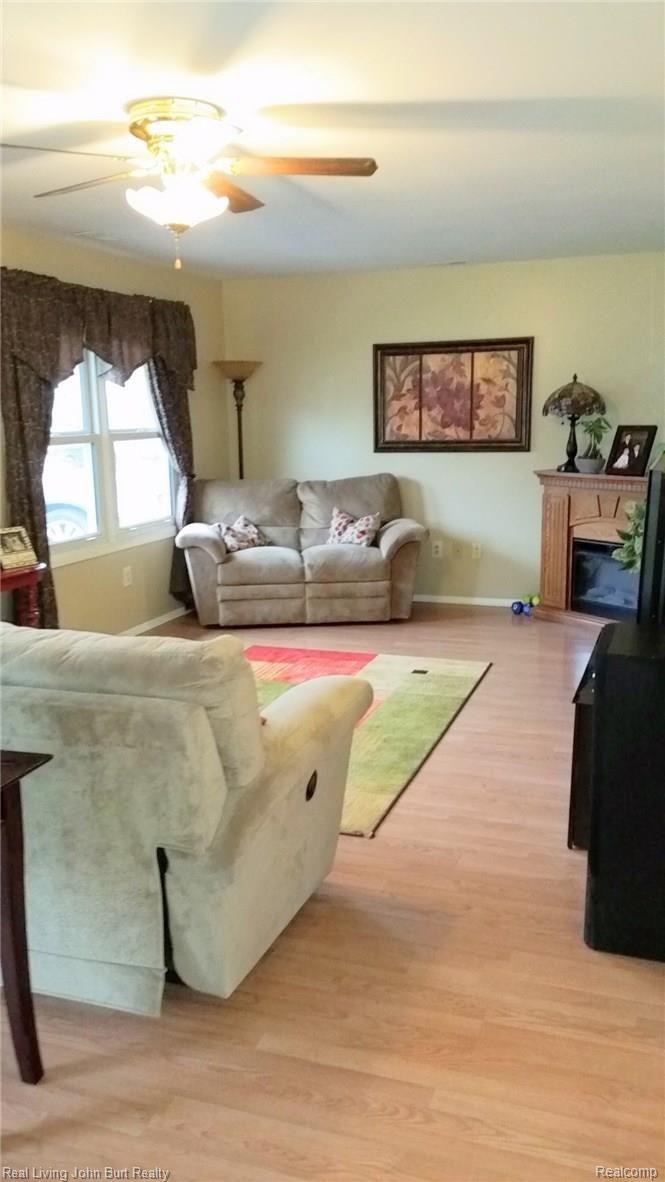 2553 Mueller Road Lake Orion, MI 48359 - Photo 2 of 19 20160407_092643.jpg