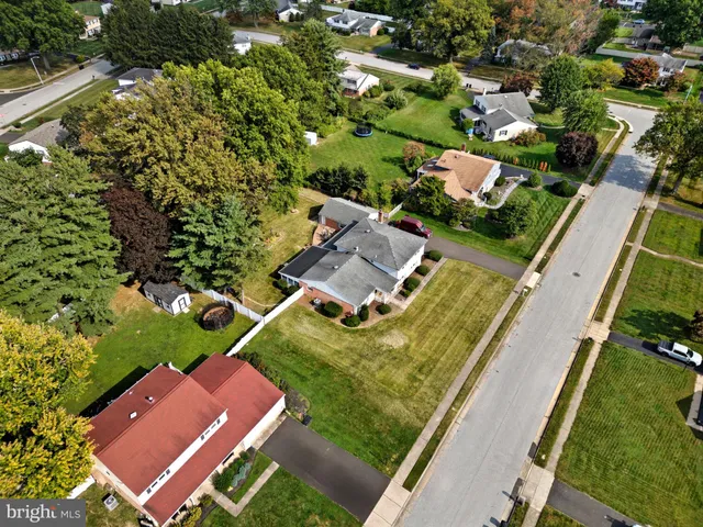 $774,900 | 985 Milkweed Lane, Huntingdon Valley, PA 19006