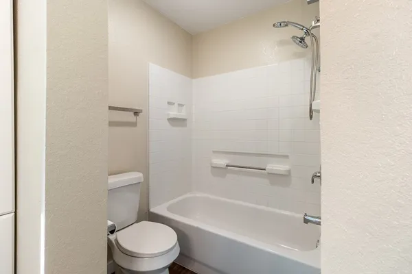 $320,000 | 214 Willow Lane, Ingram, TX 78025