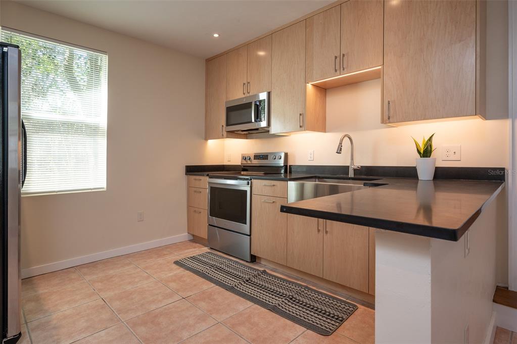 318 Northwest 24 Street, Unit A Gainesville, FL 32607 - Photo 8 of 16