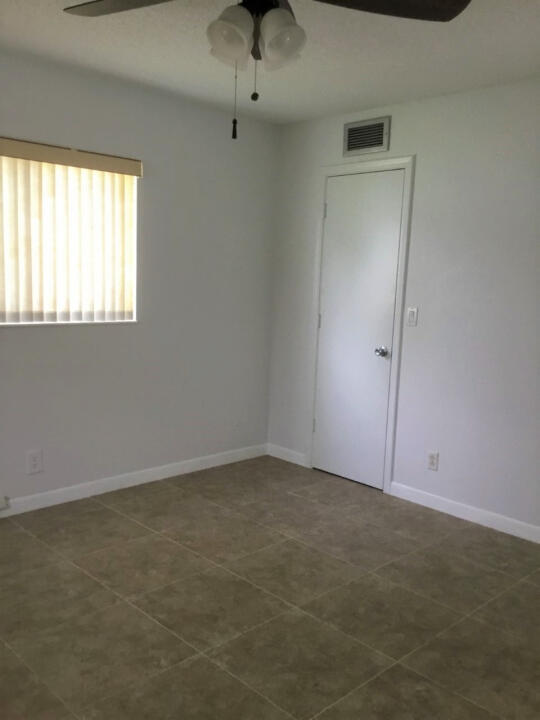 6121 Lasalle Road Delray Beach, FL 33484 - Photo 8 of 17 8