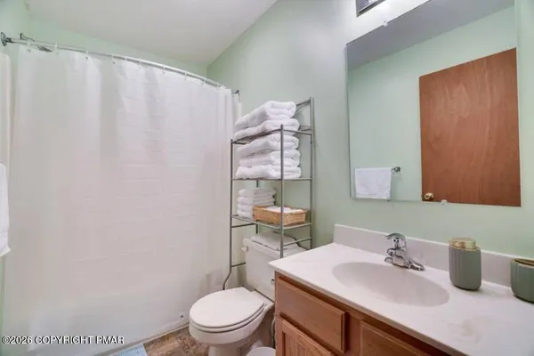 $2,300 | 7118 Winnebago Drive, Pocono Lake, PA 18347