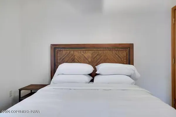 $2,300 | 7118 Winnebago Drive, Pocono Lake, PA 18347