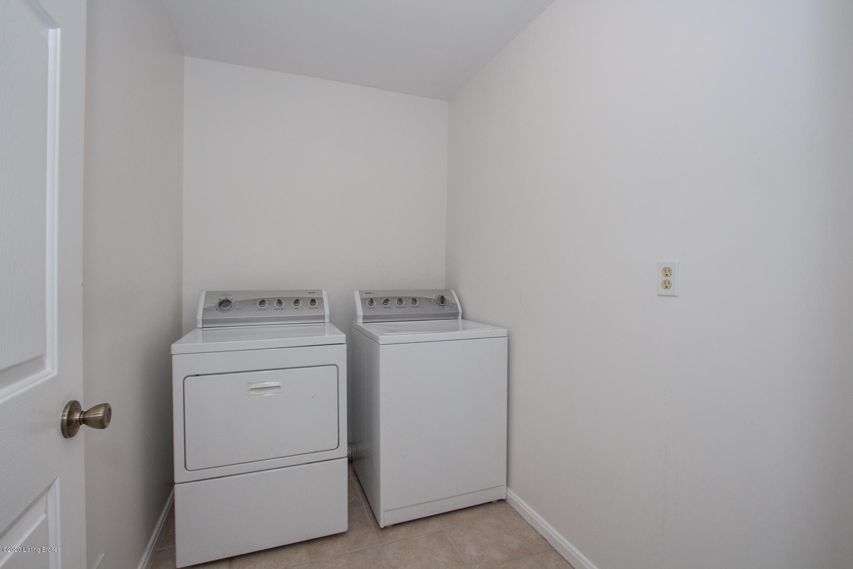 2700 Wareham Road Louisville, KY 40242 - Photo 21 of 38 2700 Wareham-33