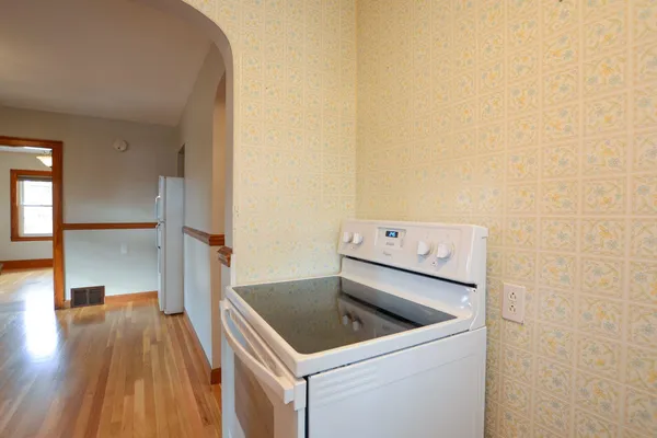 $2,600 | 32 Gilman Street, Unit 2 2, Nashua, NH 03060