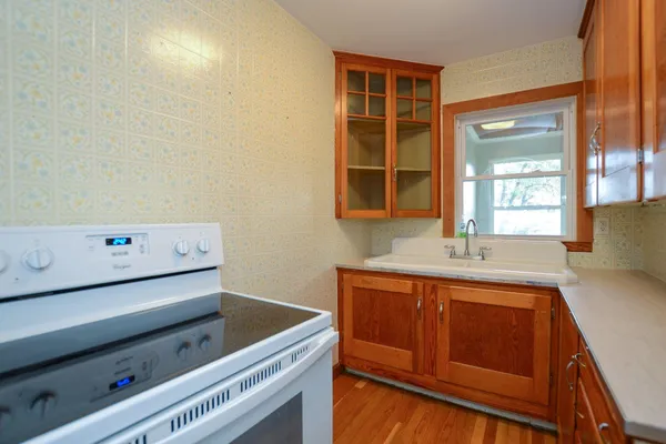 $2,600 | 32 Gilman Street, Unit 2 2, Nashua, NH 03060