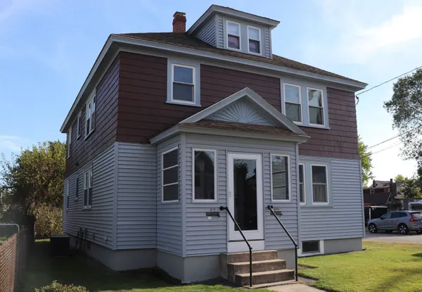 $2,600 | 32 Gilman Street, Unit 2 2, Nashua, NH 03060