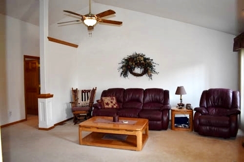 25109 Indian Ridge Road Sterling, IL 61081 - Photo 14 of 34 a living room with furniture