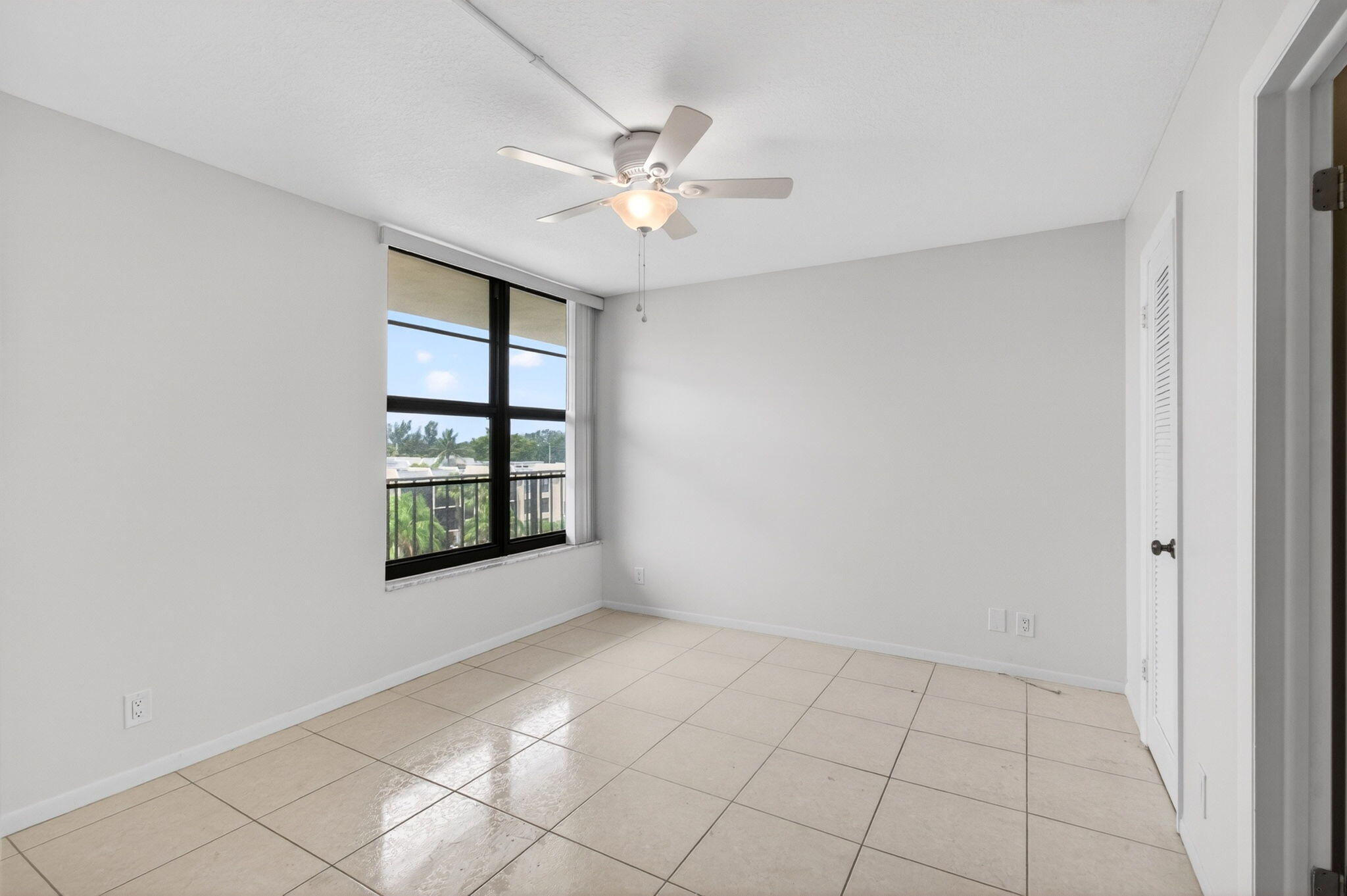 12 Royal Palm Way, Unit 501 Boca Raton, FL 33432 - Photo 41 of 53 63-web-or-mls-DSC_5972