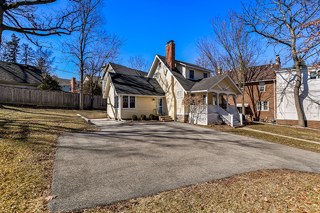552 North York Road Hinsdale, IL 60521 - Photo 41 of 41 a view of street with house on the background