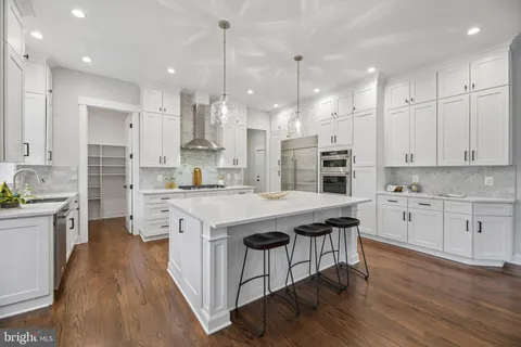 $2,400,000 | 2336 North Oak Street, Falls Church, VA 22046