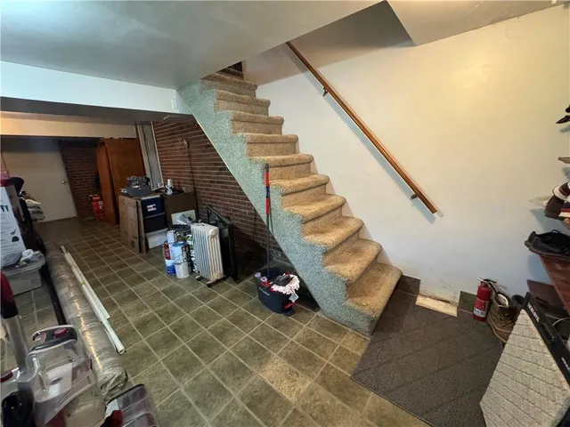 a view of entryway and hall