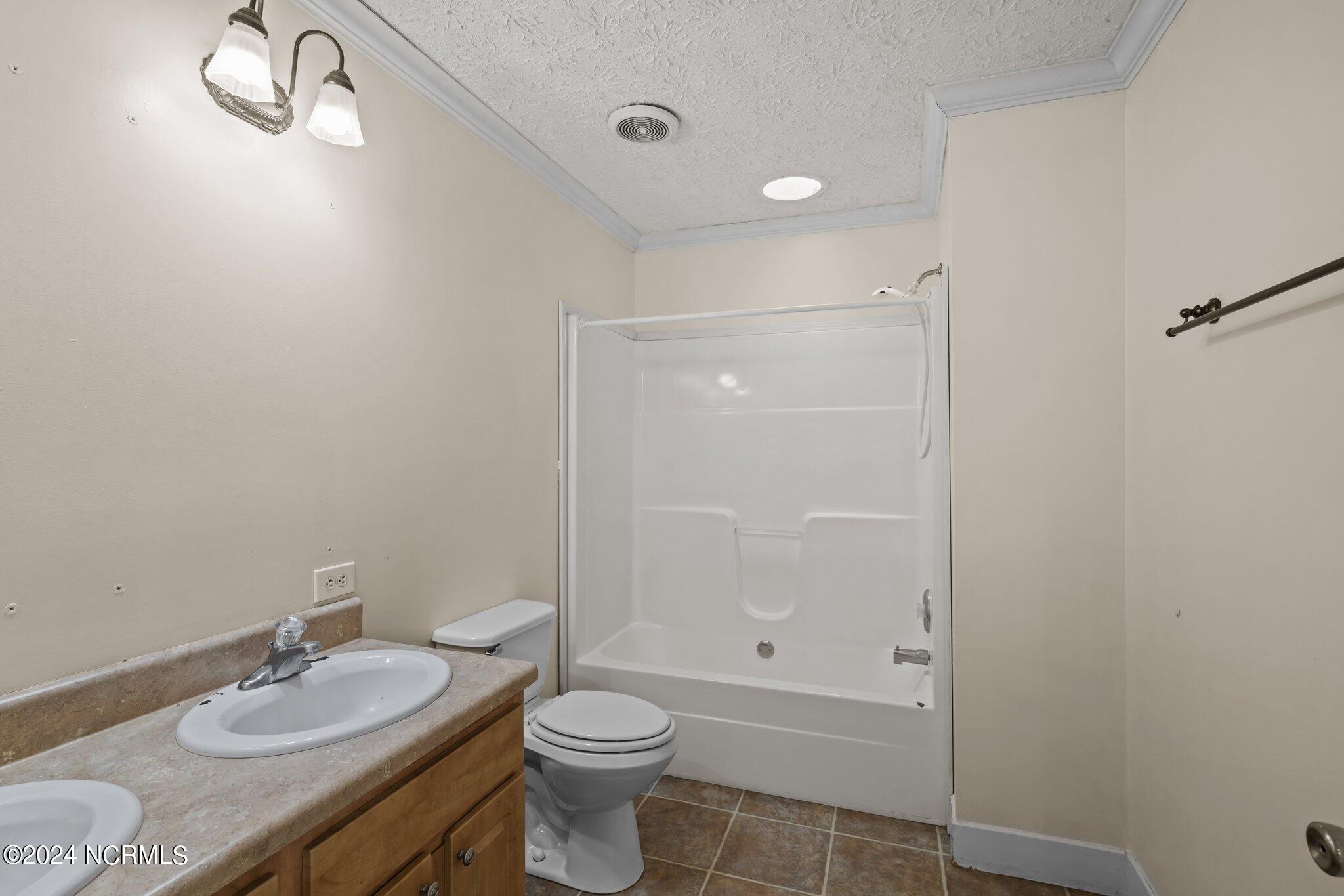 6016 Linson Road New Bern, NC 28560 - Photo 21 of 44 Bathroom 2