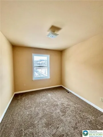 $1,975 | 10 Railroad Avenue, East Bangor, PA 18013