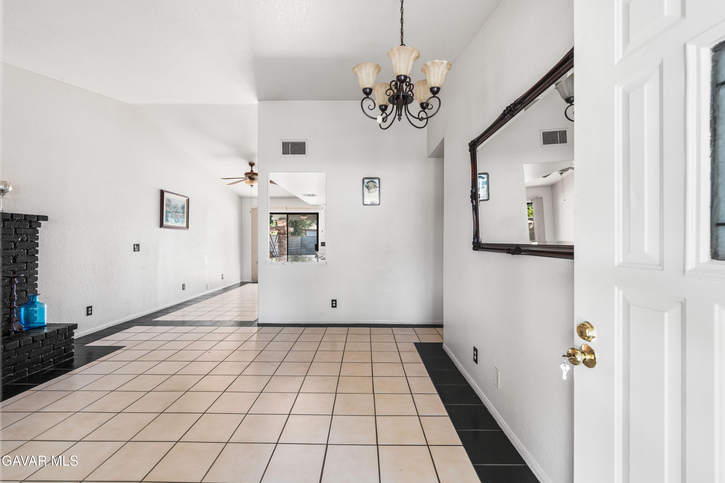 5241 East Ave R 12 Palmdale, CA 93552 - Photo 10 of 48 E Ave R12-8