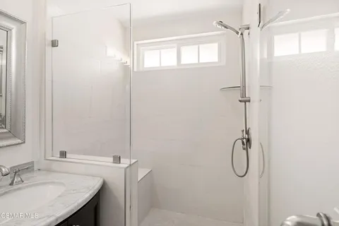 $979,950 | 4839 La Vella Drive, Oak Park, CA 91377