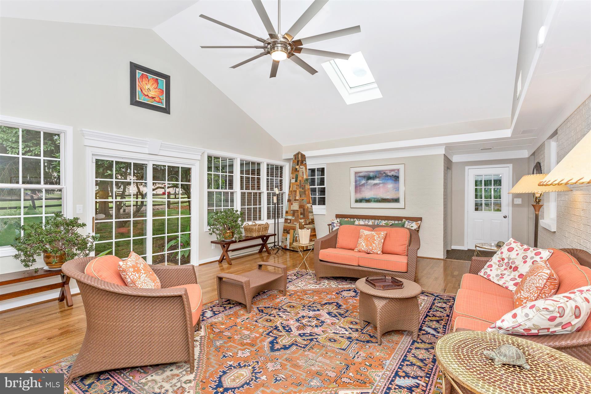 19639 Spring Creek Road Hagerstown, MD 21742 - Photo 11 of 30 huge glass solarium off kit/fam room
