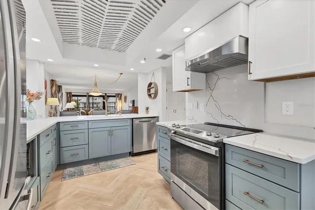 $700,000 | 1001 Benjamin Franklin Drive, Unit 201, Sarasota, FL 34236