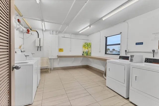 $700,000 | 1001 Benjamin Franklin Drive, Unit 201, Sarasota, FL 34236